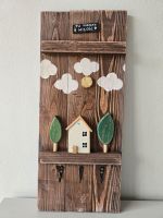 Wieszak na klucze - biały domek