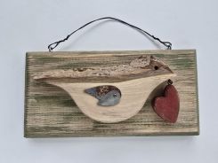 Drewniany ptaszek na desce - serce